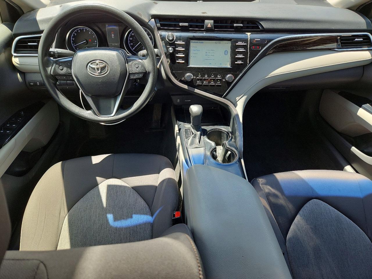 2018 TOYOTA CAMRY LE photo 8