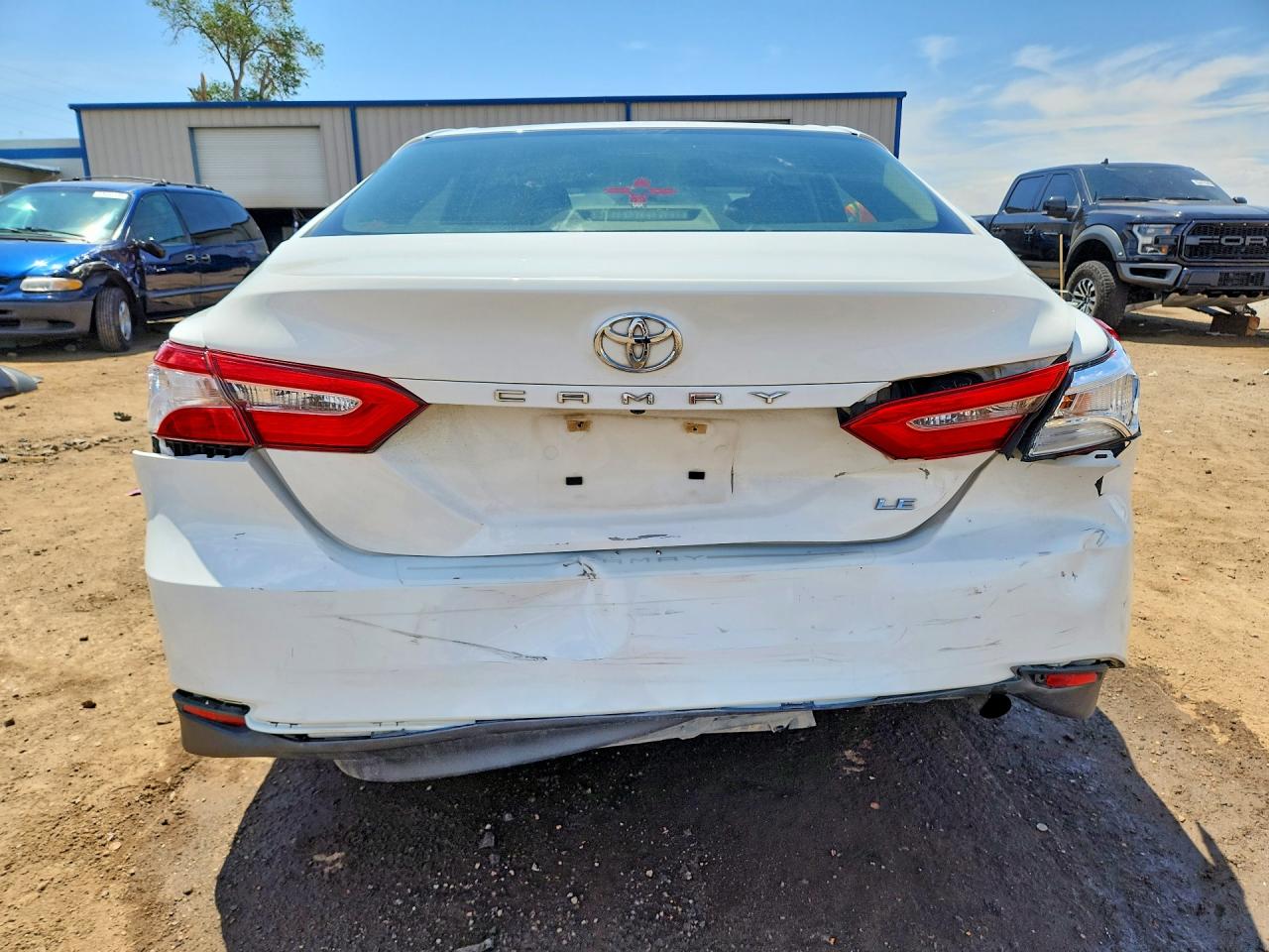 2018 TOYOTA CAMRY LE photo 6