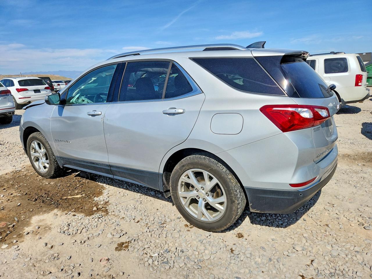 2019 CHEVROLET EQUINOX LT photo 4