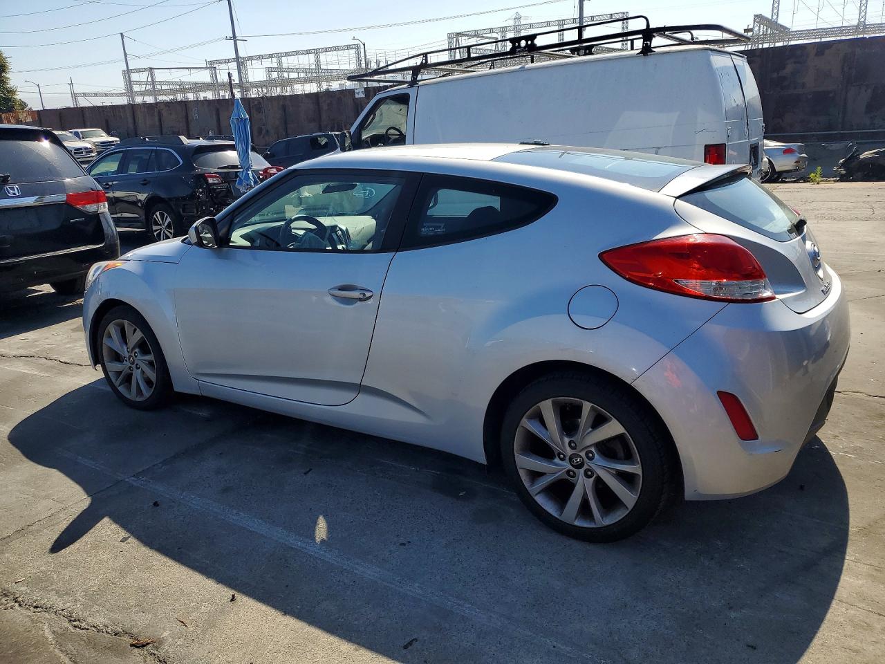 2016 HYUNDAI VELOSTER BASE photo 4