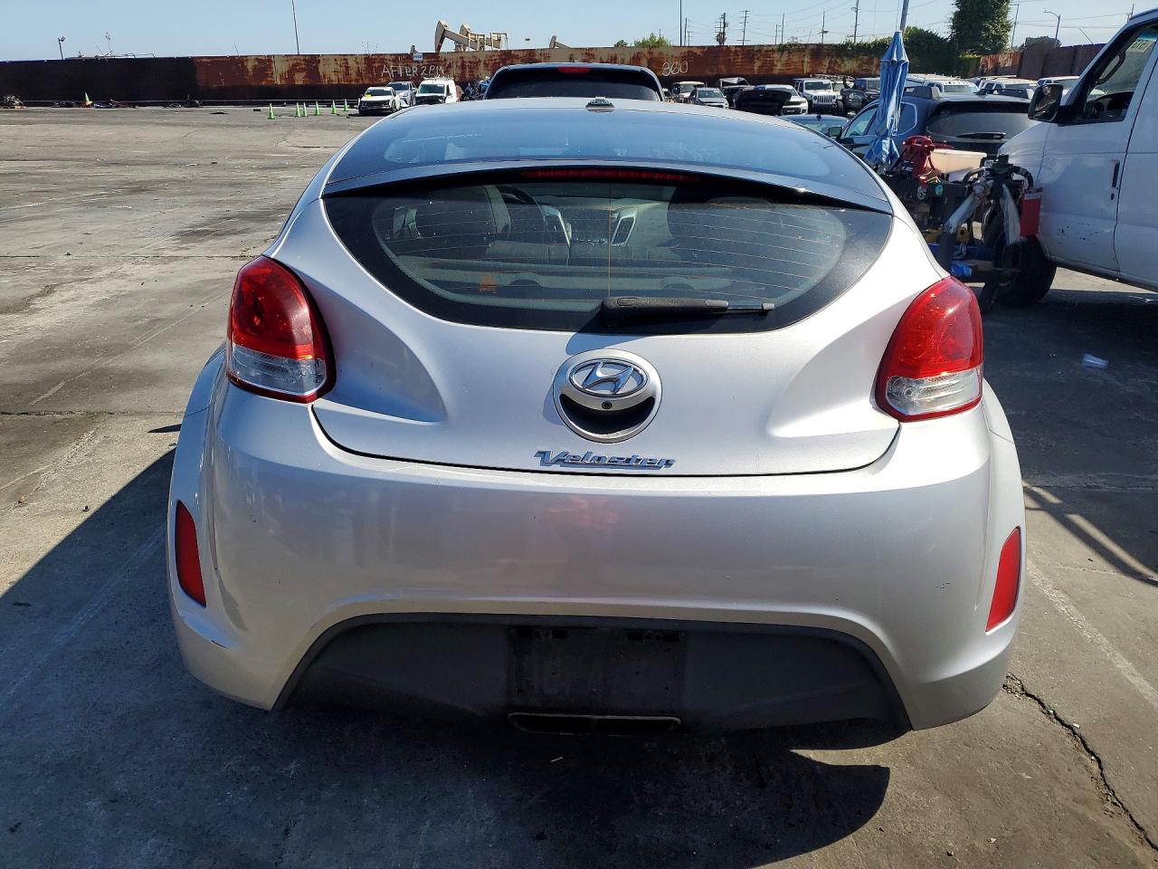 2016 HYUNDAI VELOSTER BASE photo 16