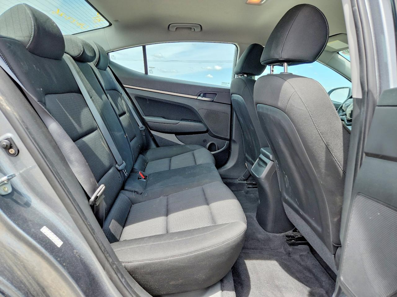 2018 HYUNDAI ELANTRA SEL photo 19