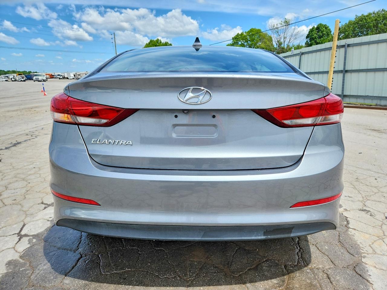2018 HYUNDAI ELANTRA SEL photo 11