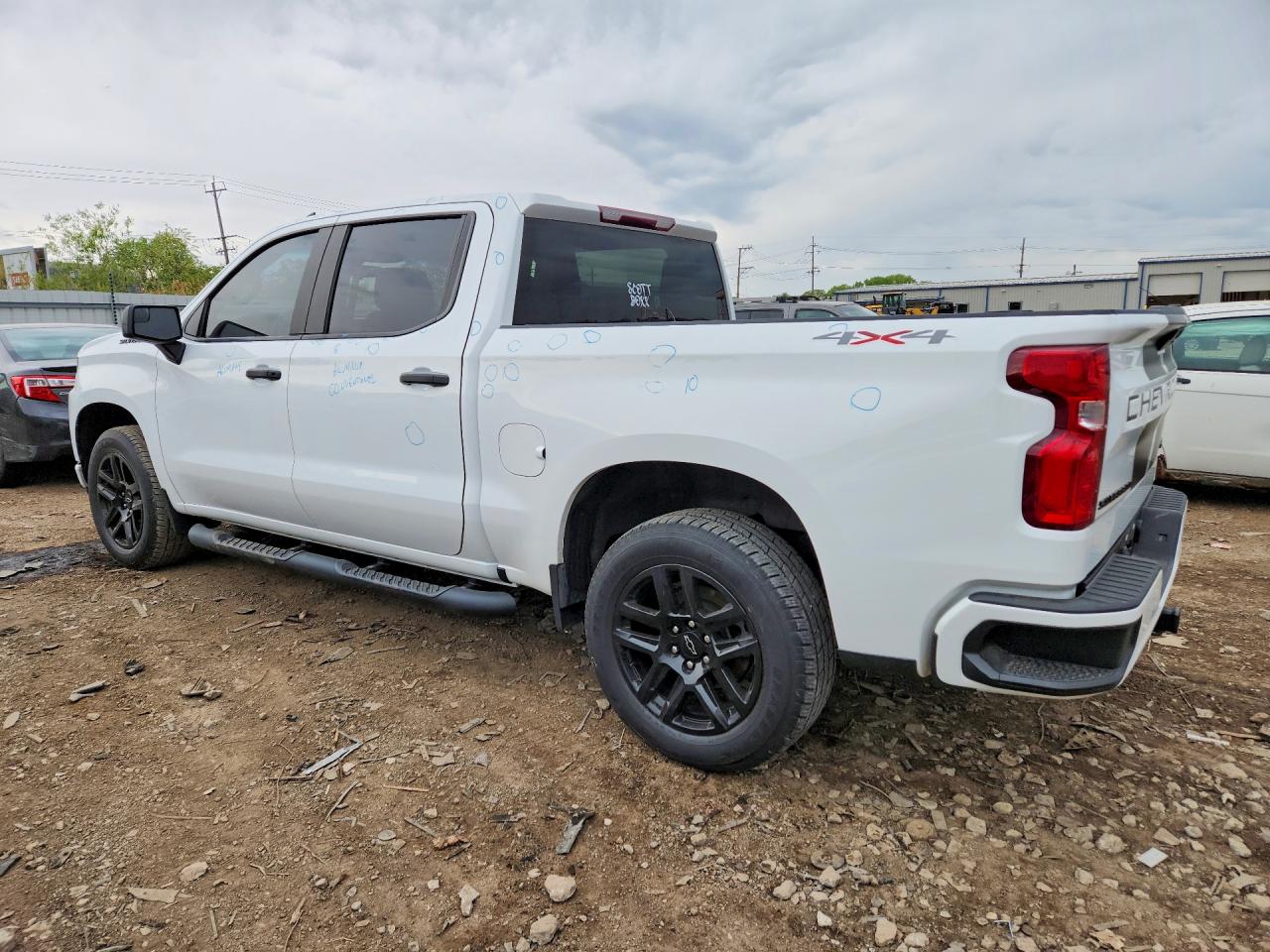 2021 CHEVROLET SILVERADO K1500 CUSTOM photo 4