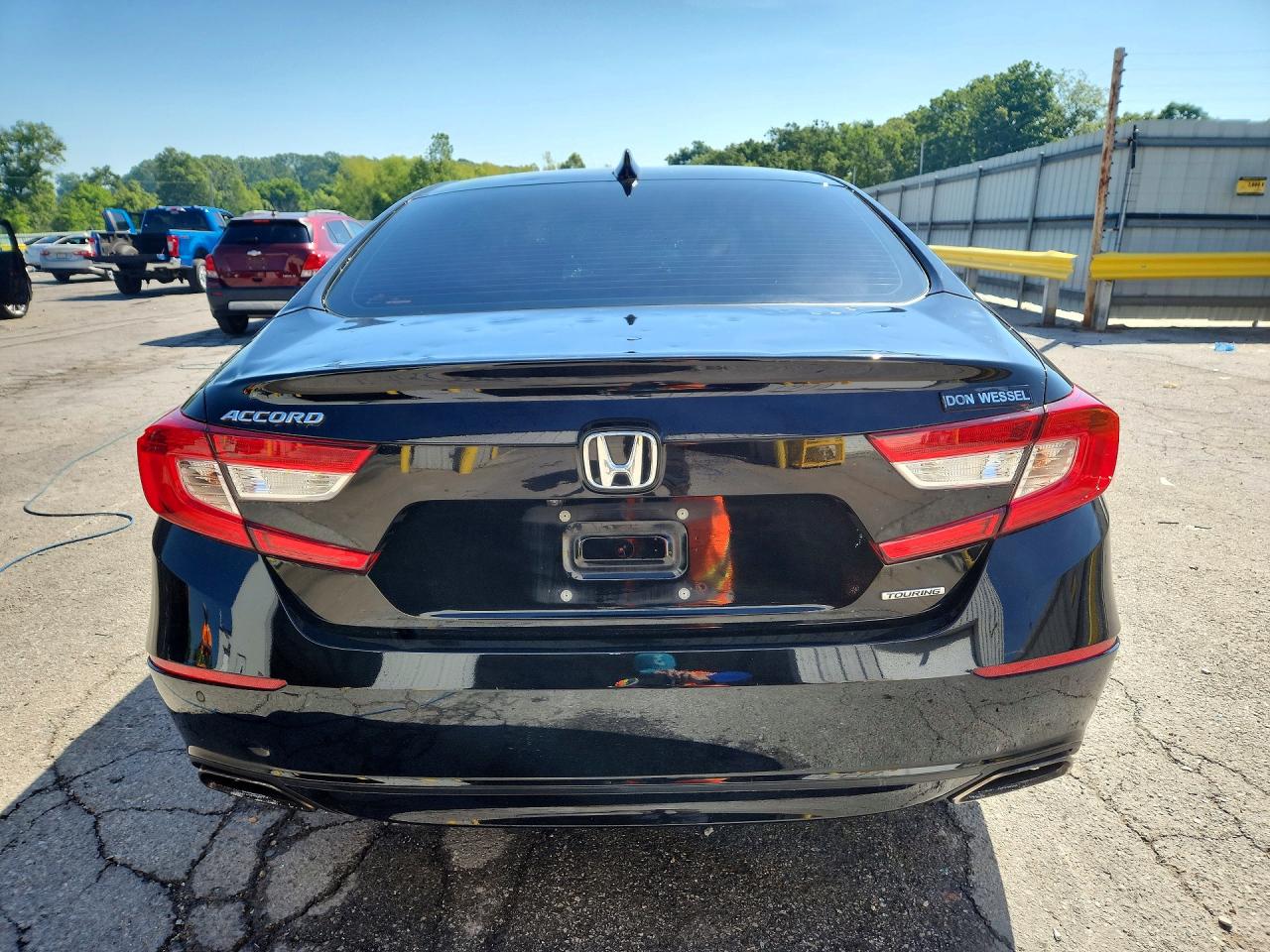 2018 HONDA ACCORD TOURING photo 16