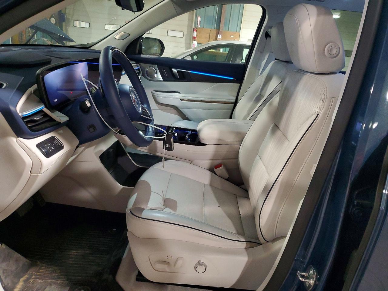 2025 BUICK ENCLAVE AVENIR photo 13