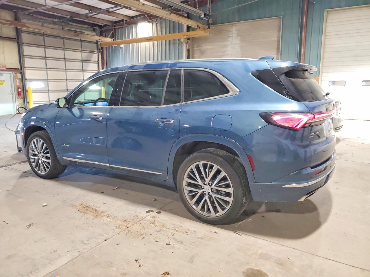 2025 BUICK ENCLAVE AVENIR photo 3