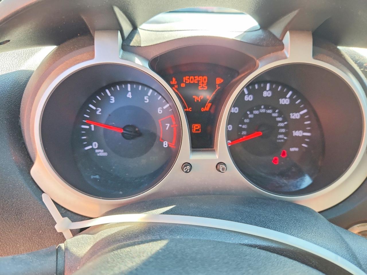 2015 NISSAN JUKE SV photo 17