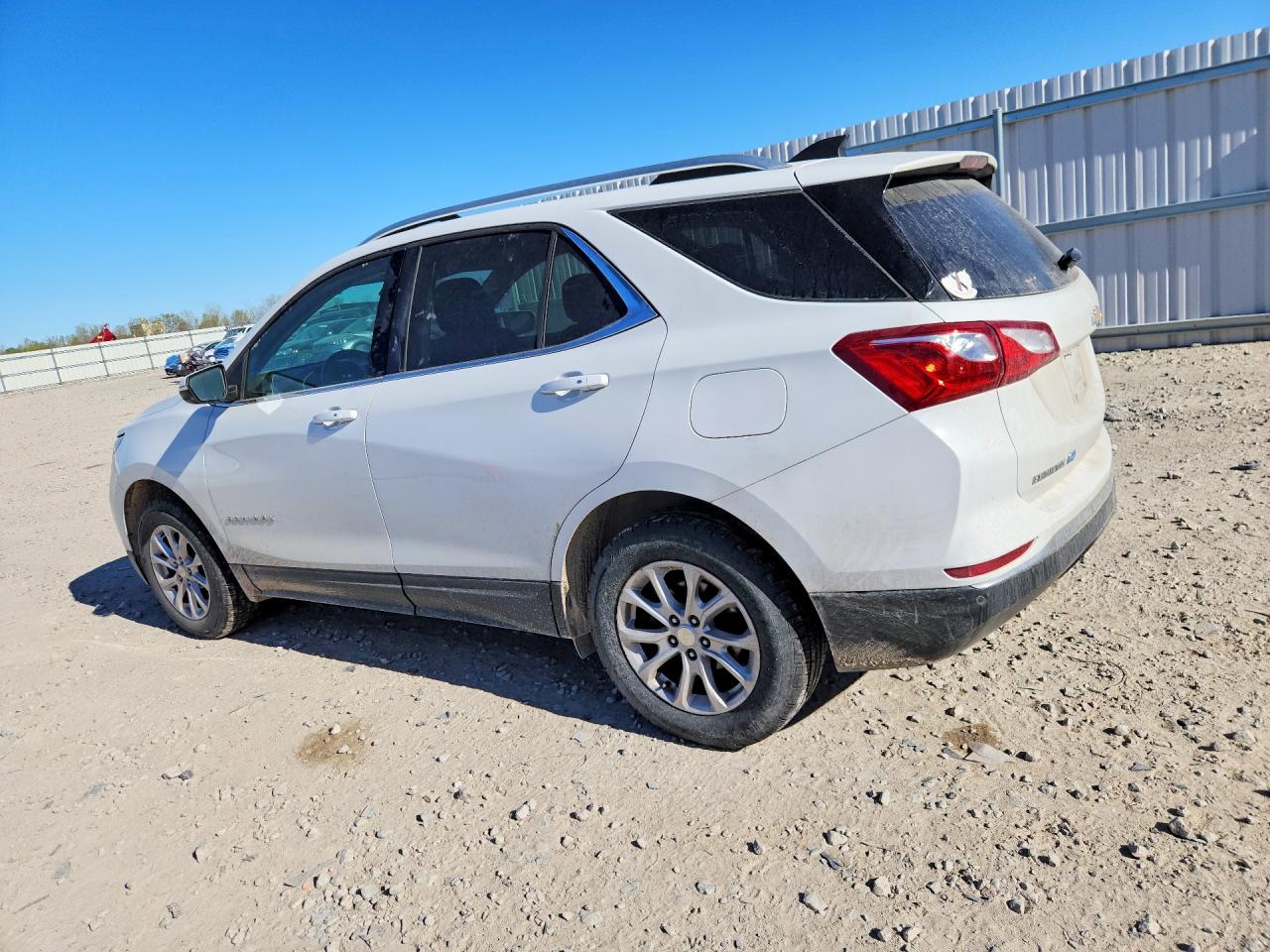 2018 CHEVROLET EQUINOX photo 3