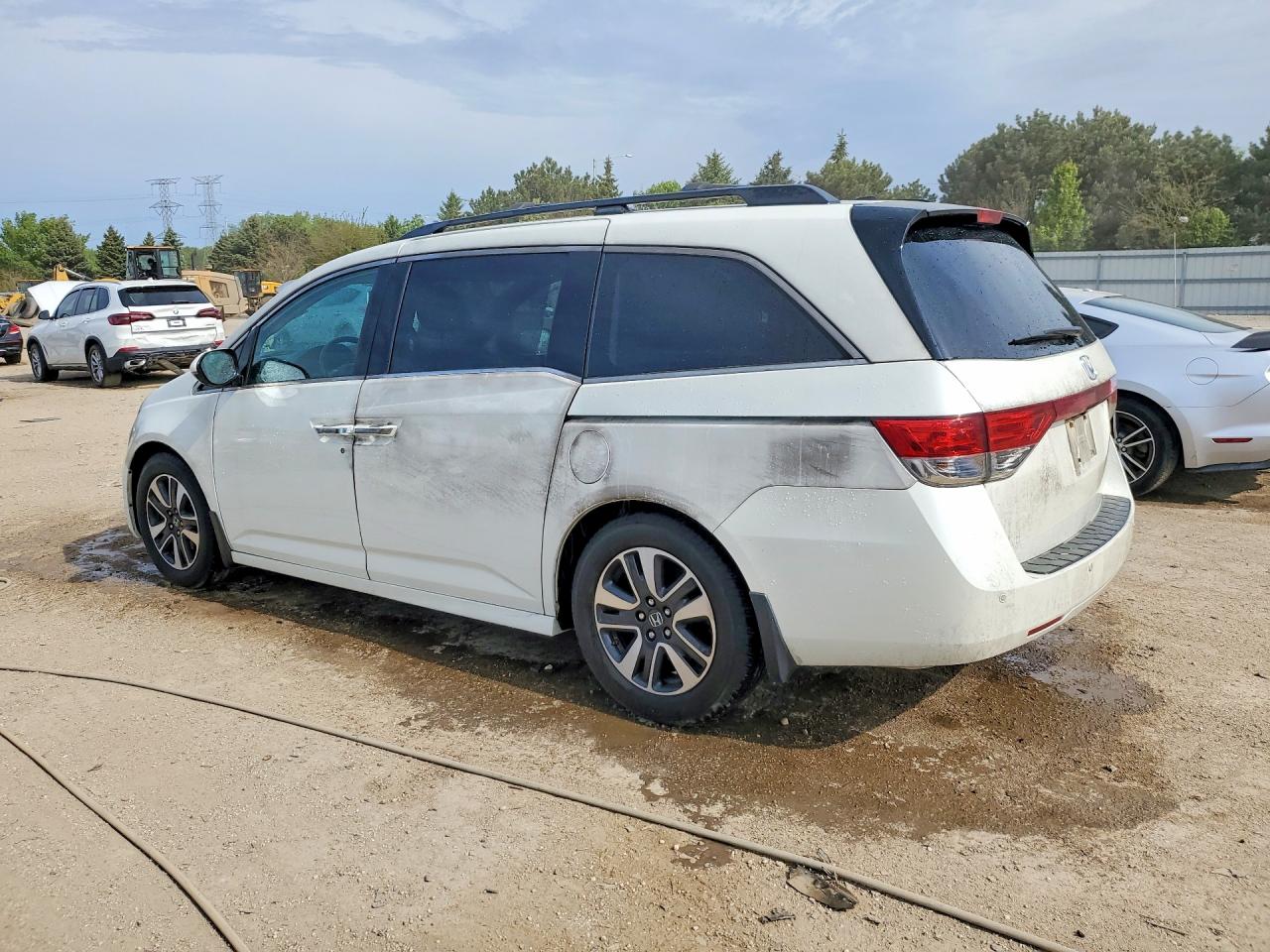 2016 HONDA ODYSSEY TOURING photo 4