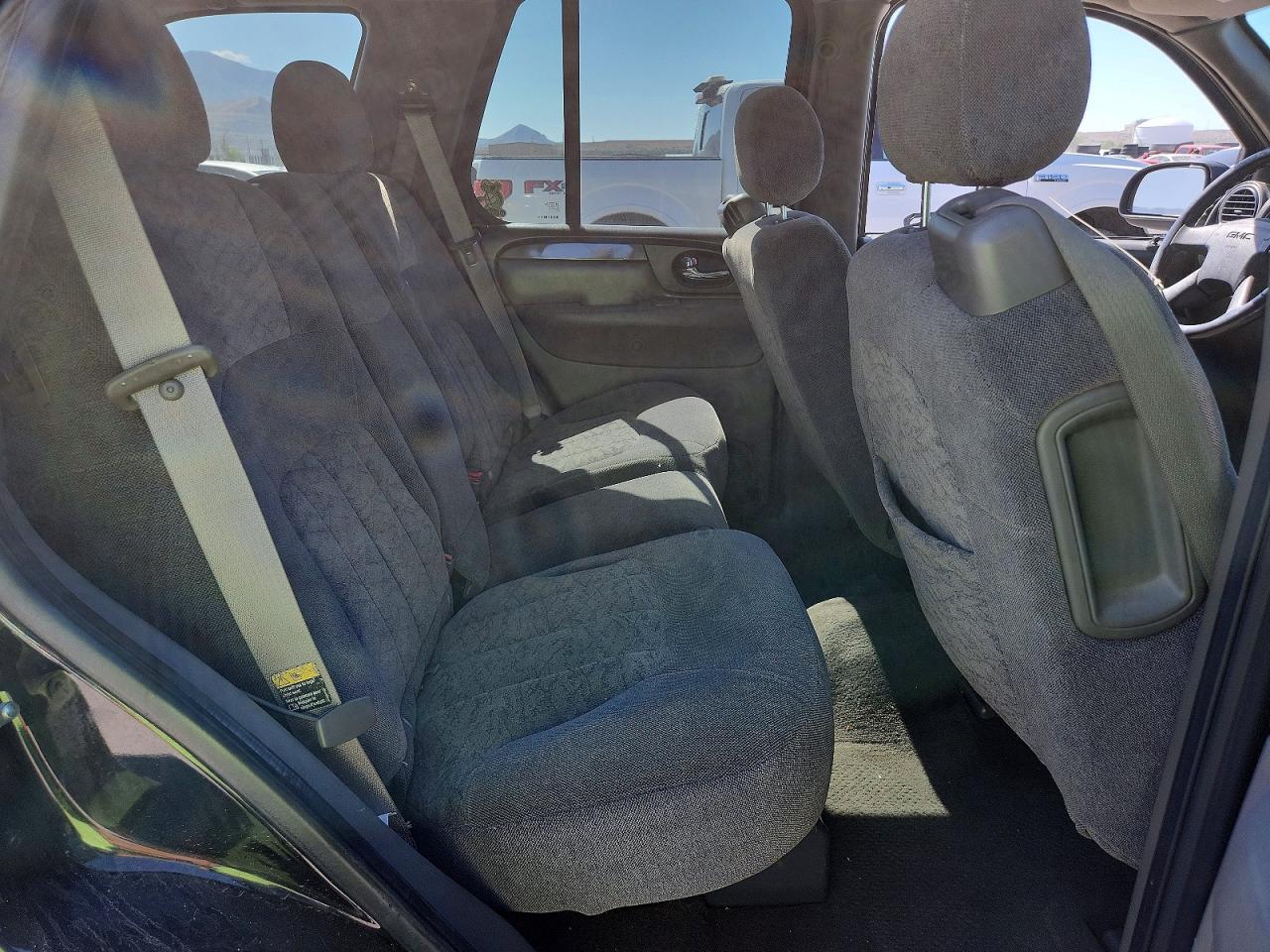 2004 GMC ENVOY photo 27
