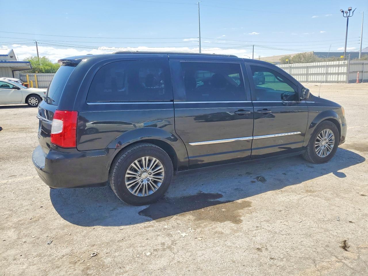 2015 CHRYSLER TOWN & COUNTRY TOURING L photo 5