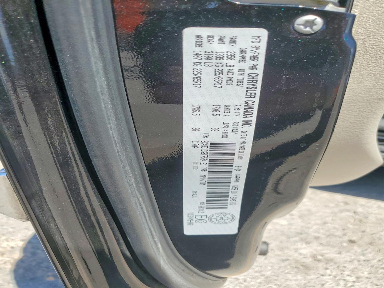 2015 CHRYSLER TOWN & COUNTRY TOURING L photo 23
