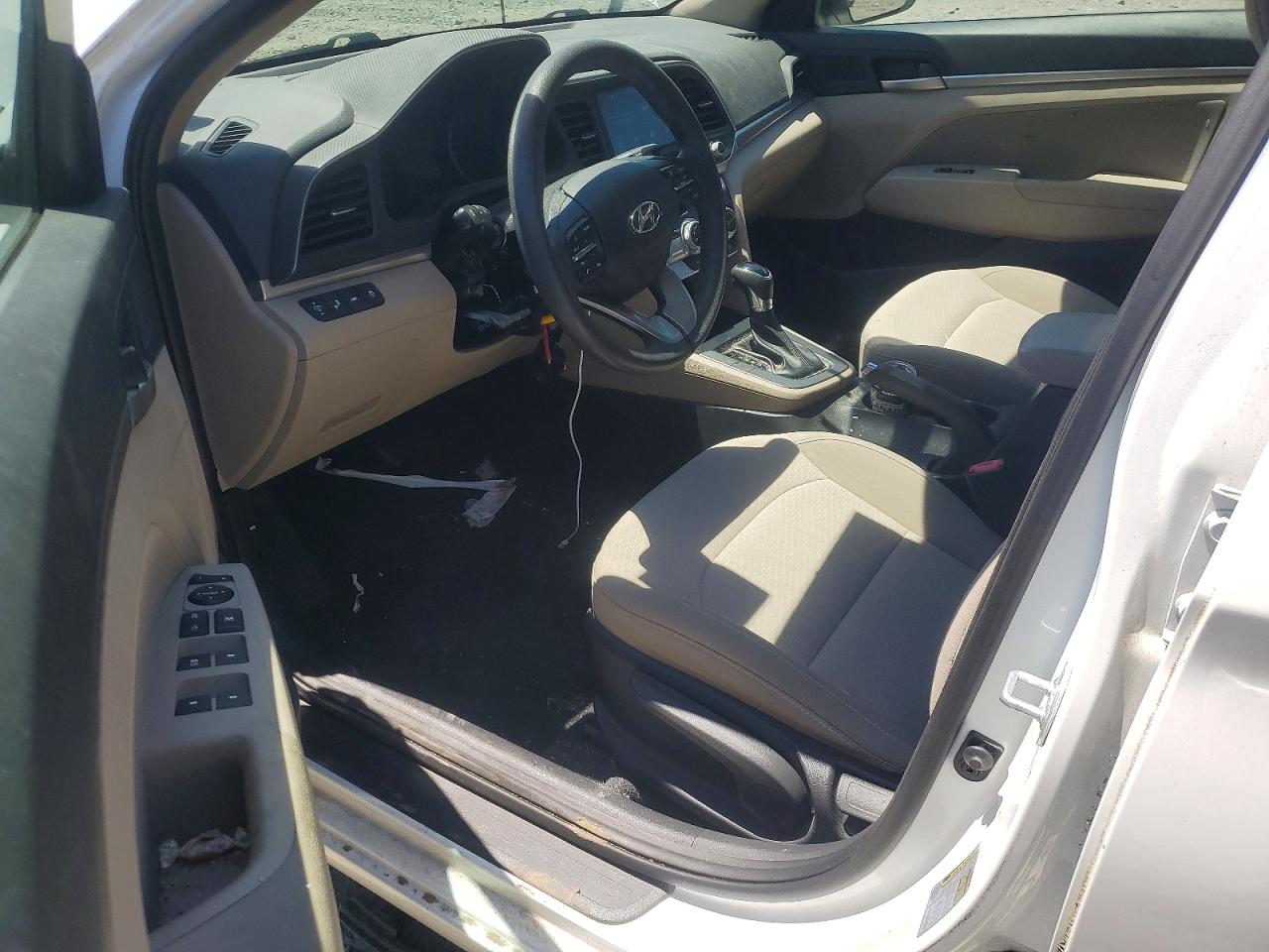 2019 HYUNDAI ELANTRA SEL photo 8