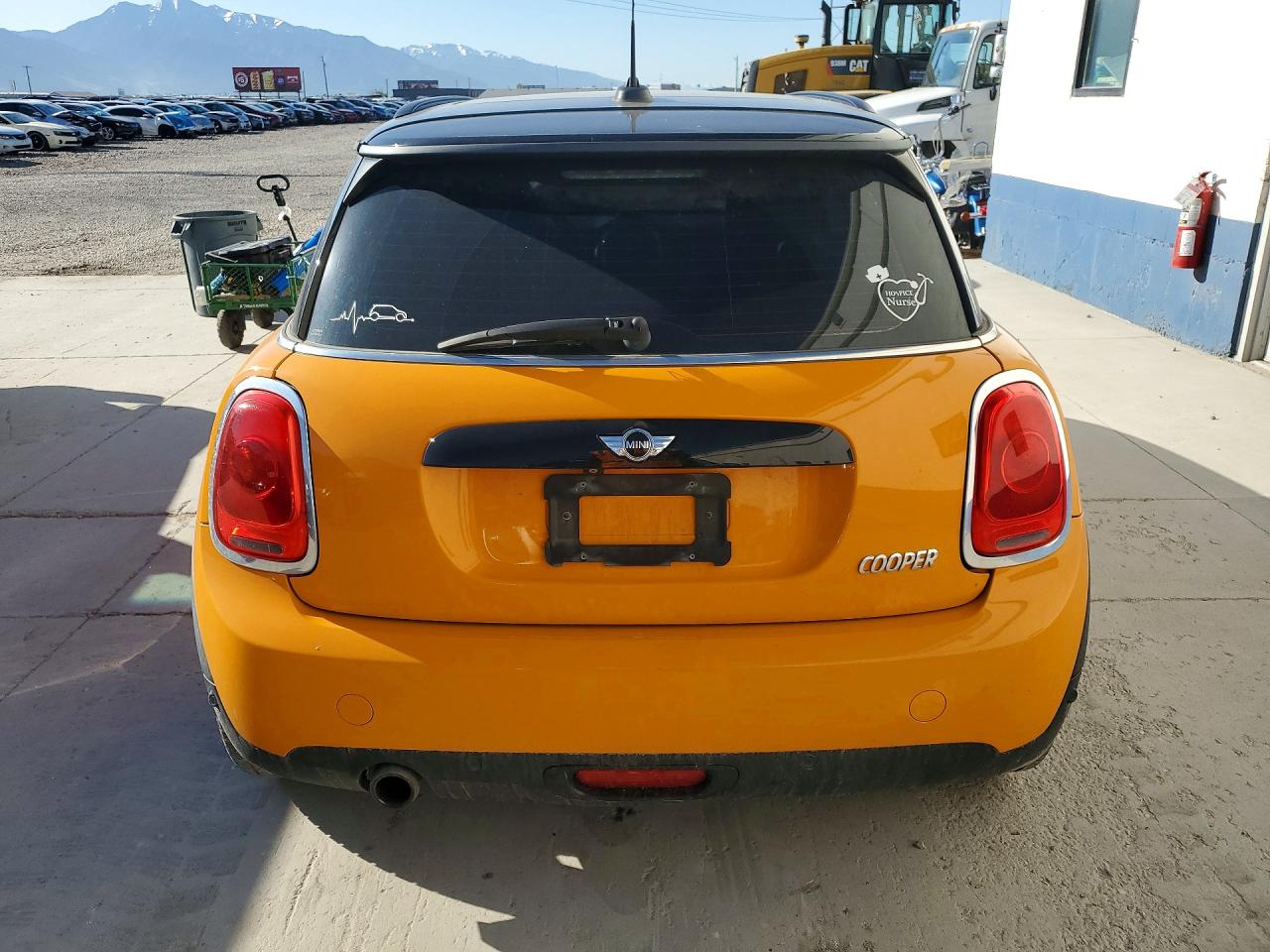 2017 MINI COOPER photo 11