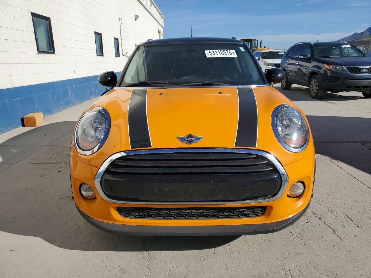 2017 MINI COOPER photo 9