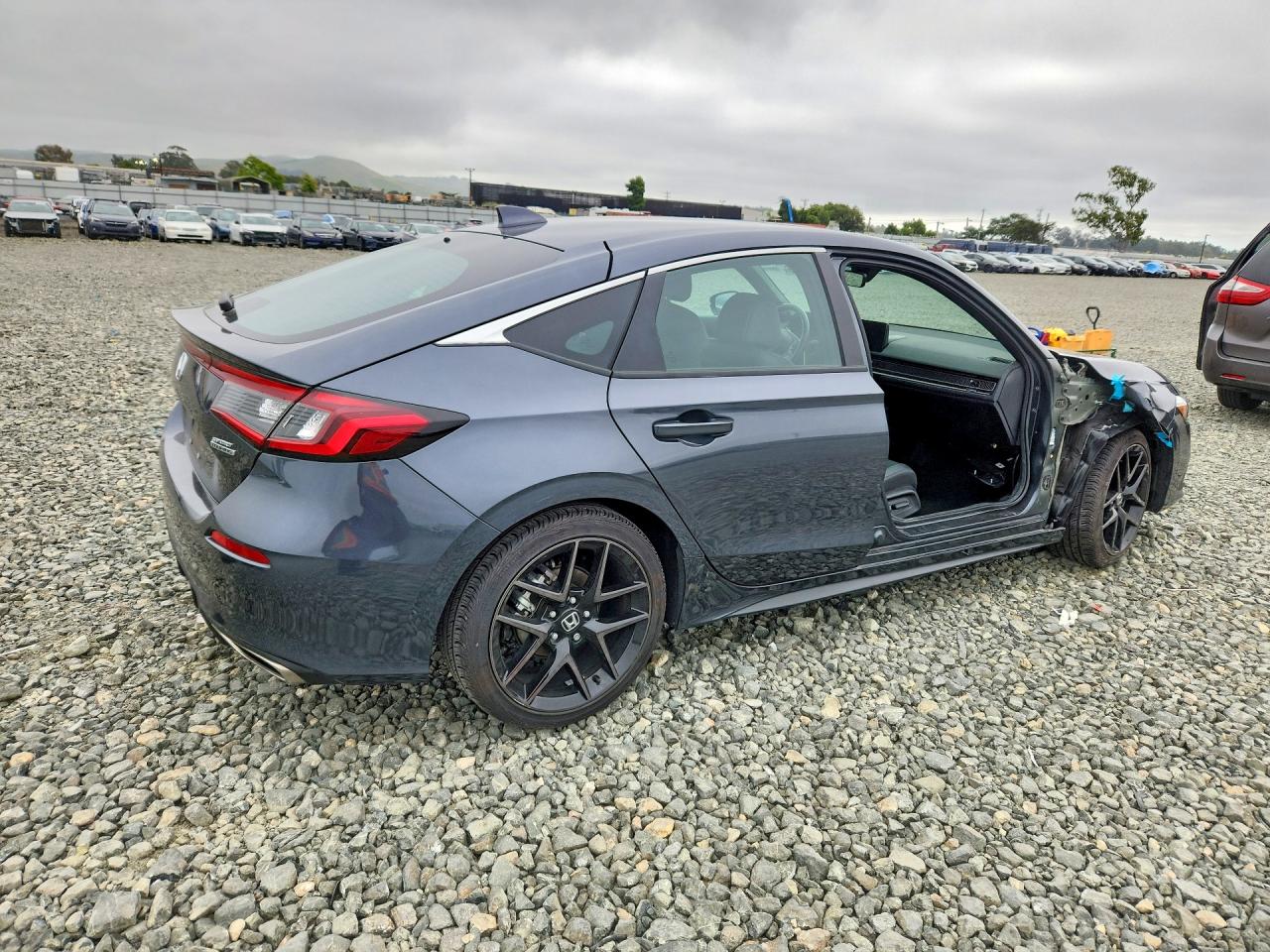 2024 HONDA CIVIC SPORT TOURING photo 3