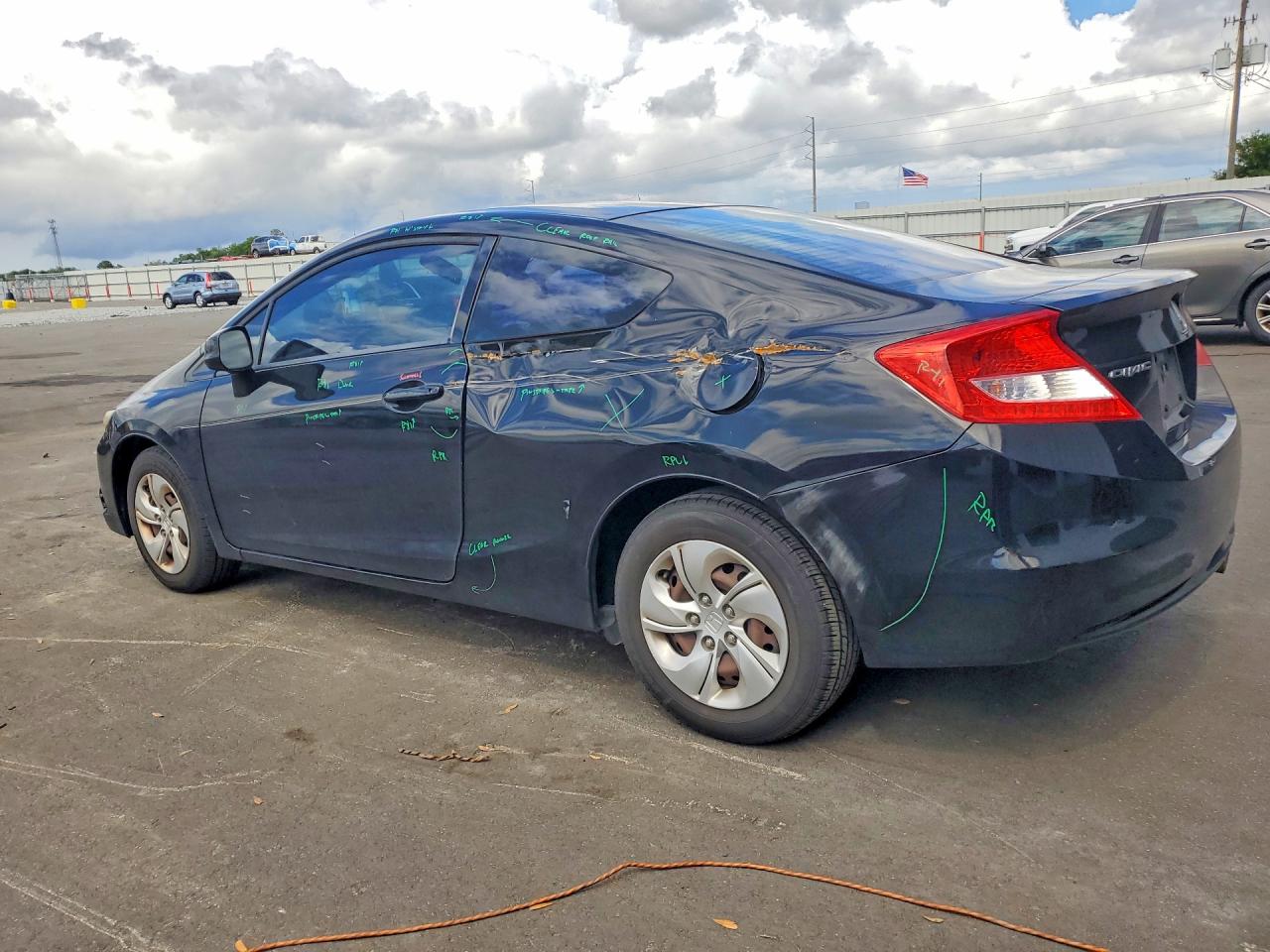 2013 HONDA CIVIC LX photo 2