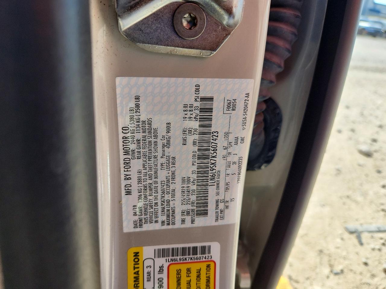 2019 LINCOLN CONTINENTAL SELECT photo 23