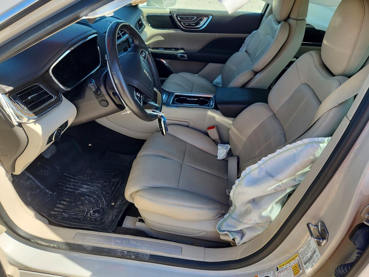2019 LINCOLN CONTINENTAL SELECT photo 13