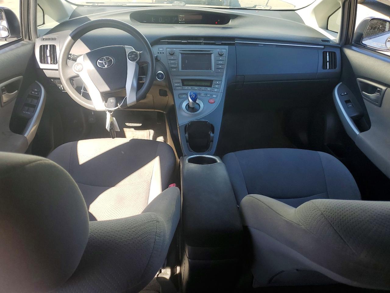 2013 TOYOTA PRIUS TWO photo 15