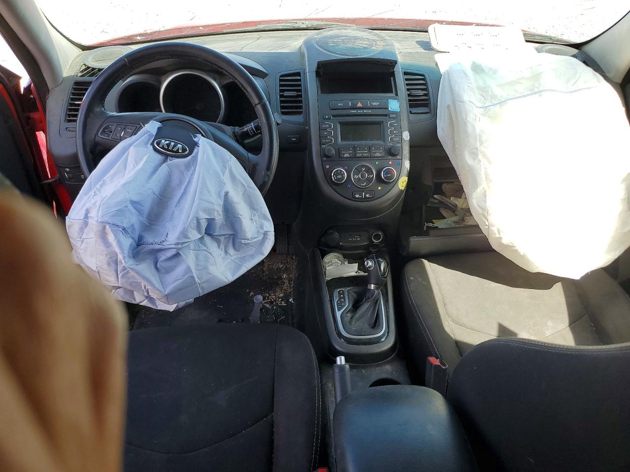 2013 KIA SOUL + photo 15