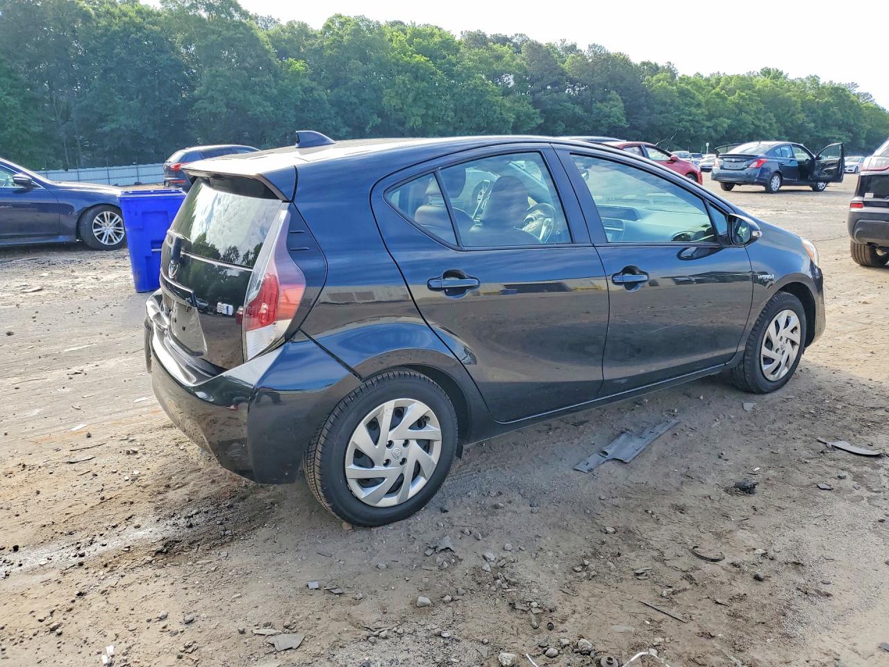 2015 TOYOTA PRIUS C TWO photo 7