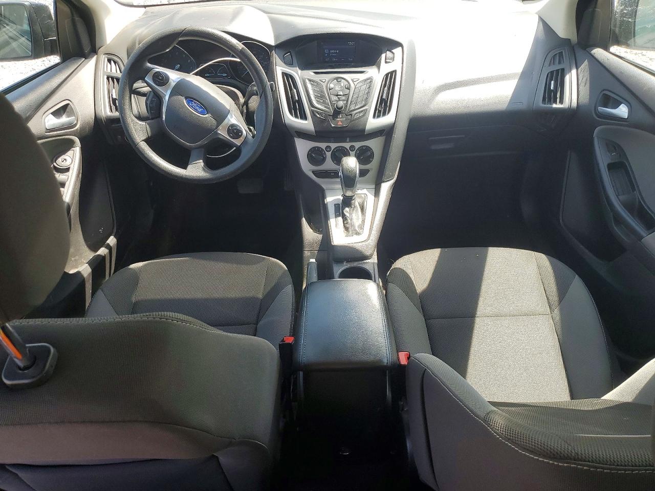 2014 FORD FOCUS SE photo 22