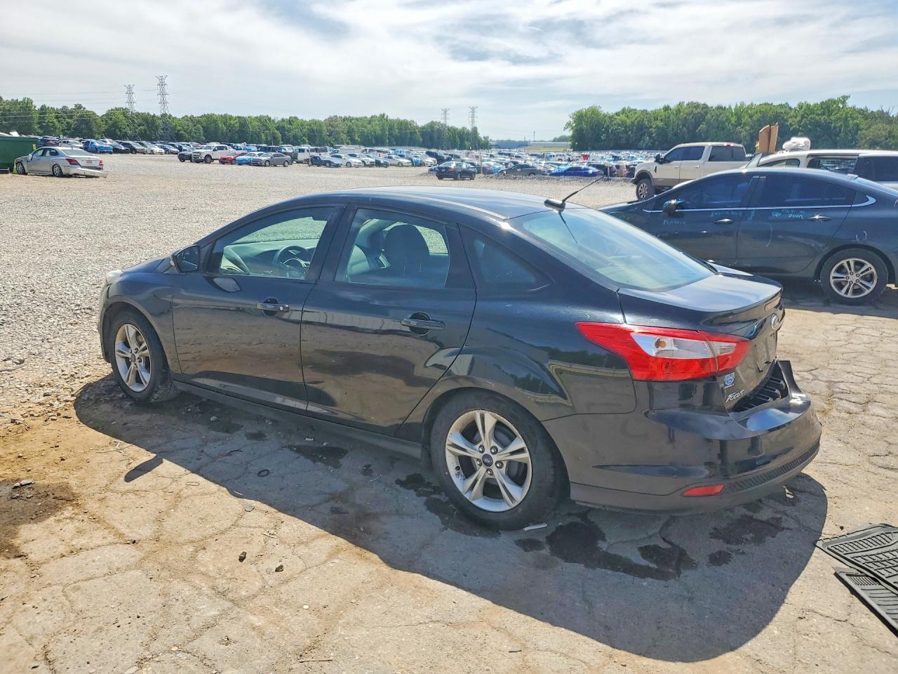 2014 FORD FOCUS SE photo 4
