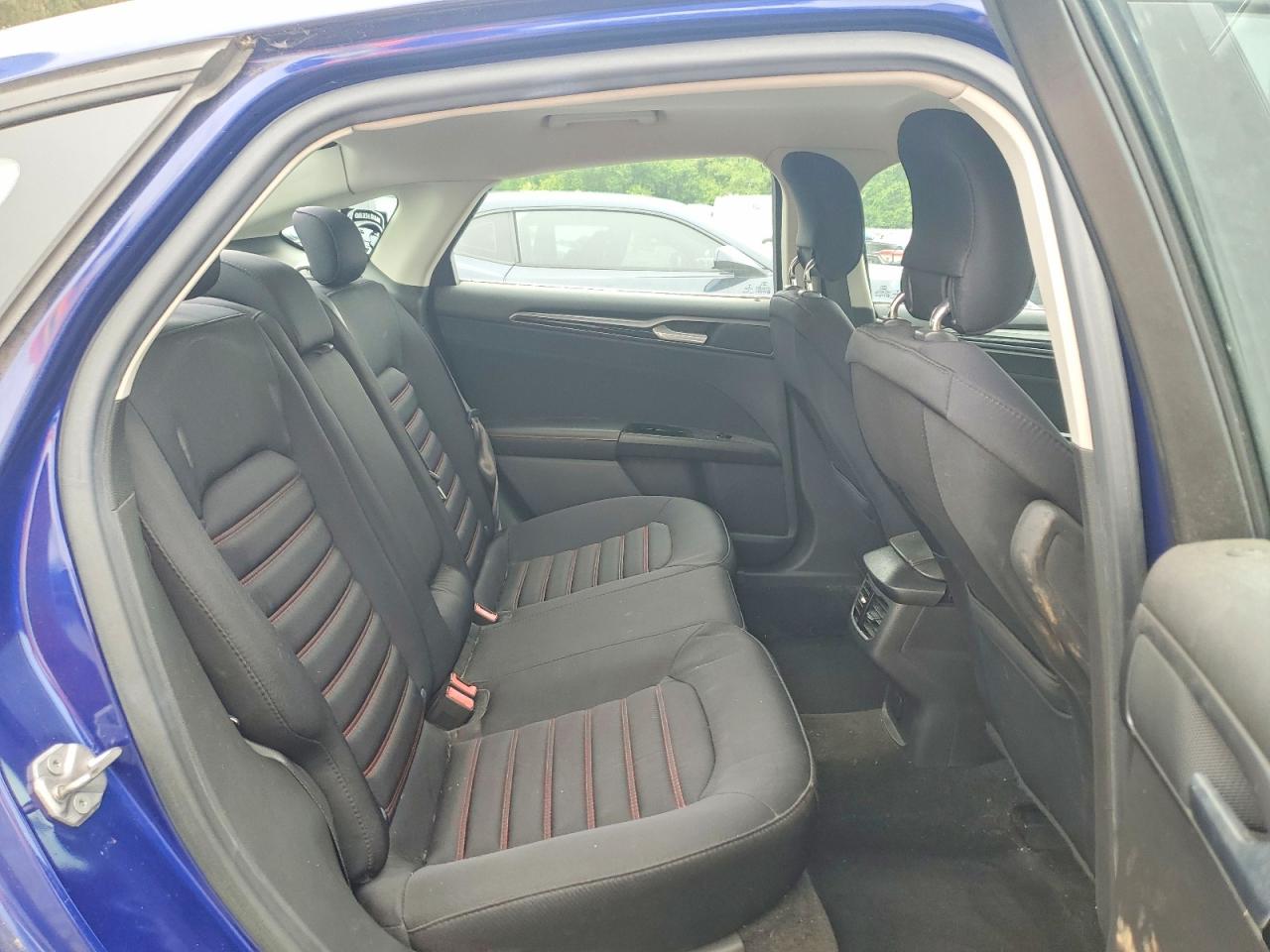 2015 FORD FUSION SE photo 28