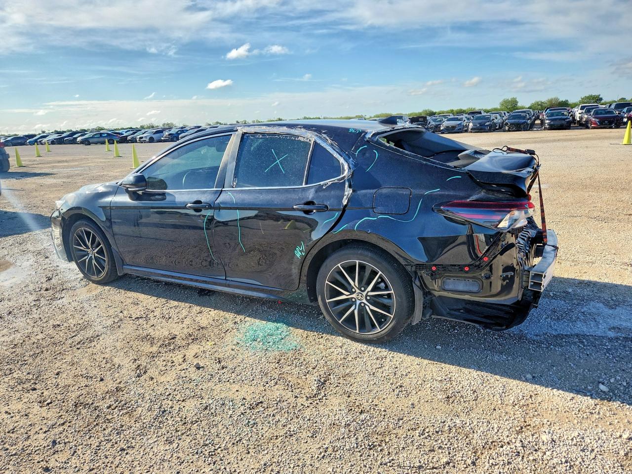 2024 TOYOTA CAMRY SE photo 2