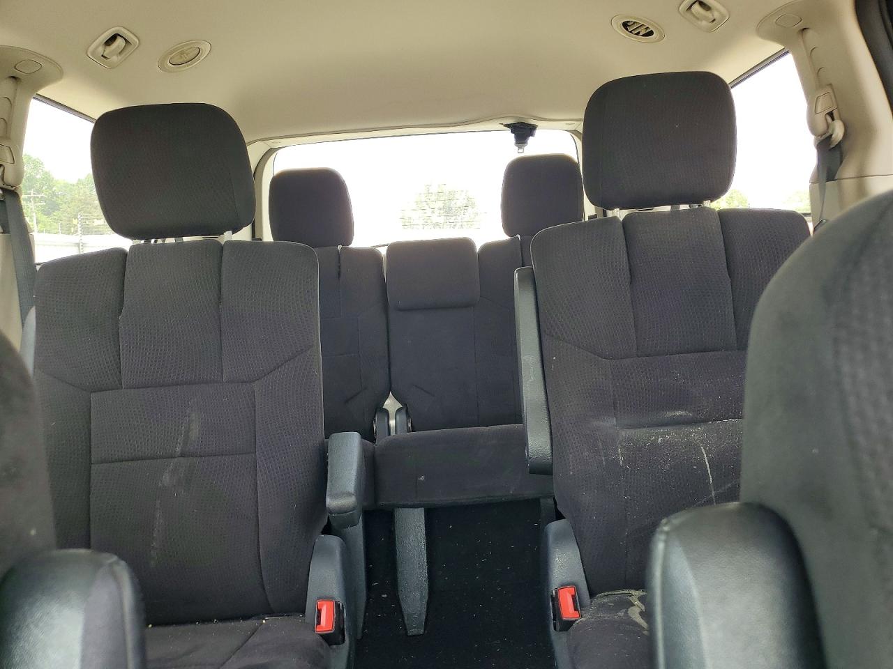 2011 DODGE GRAND CARAVAN EXPRESS photo 10