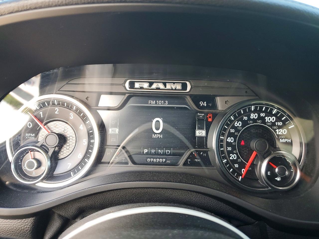 2019 RAM 1500 LARAMIE photo 25