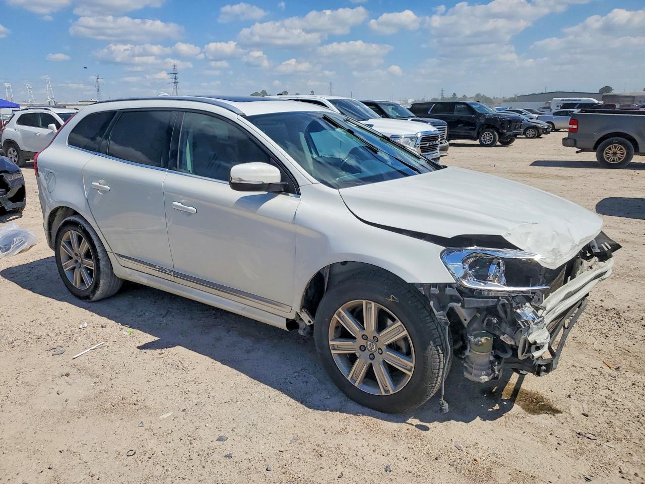 2017 VOLVO XC60 T5 INSCRIPTION photo 7