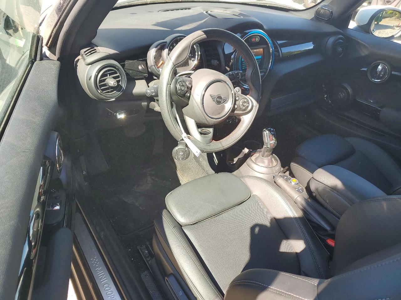 2021 MINI COOPER S photo 22