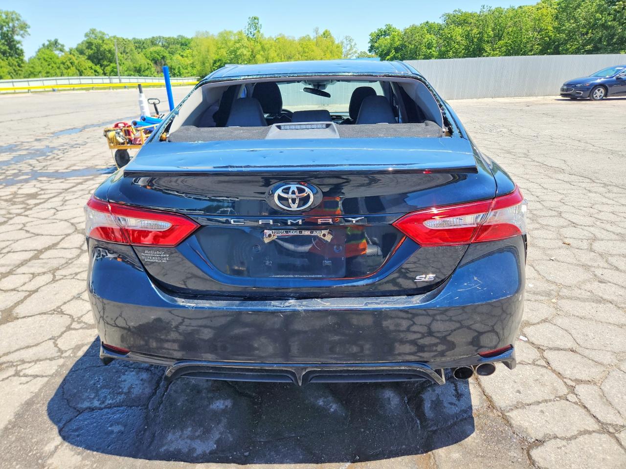 2018 TOYOTA CAMRY SE photo 16