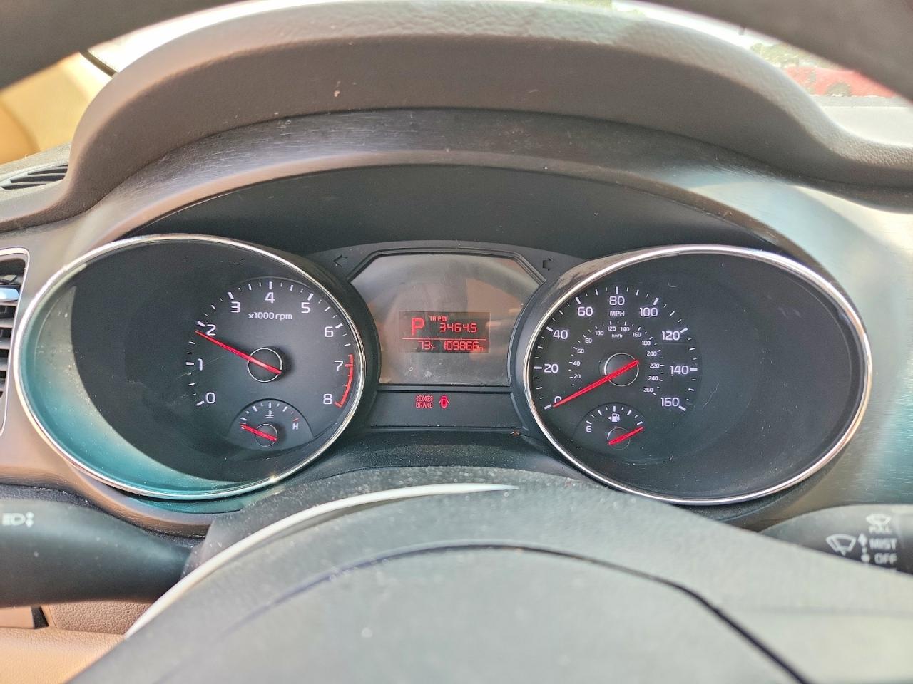 2017 KIA SEDONA LX photo 25