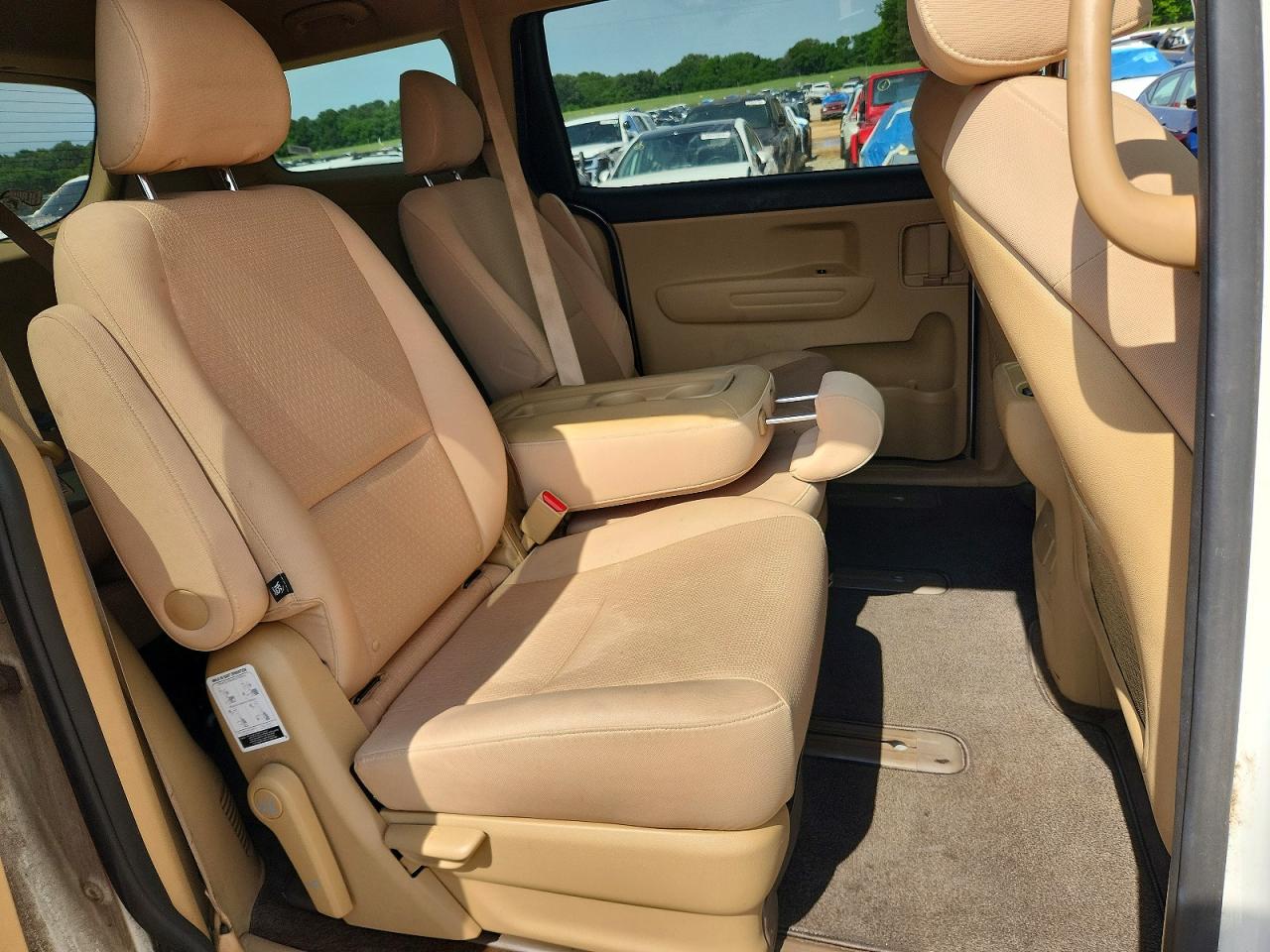 2017 KIA SEDONA LX photo 31