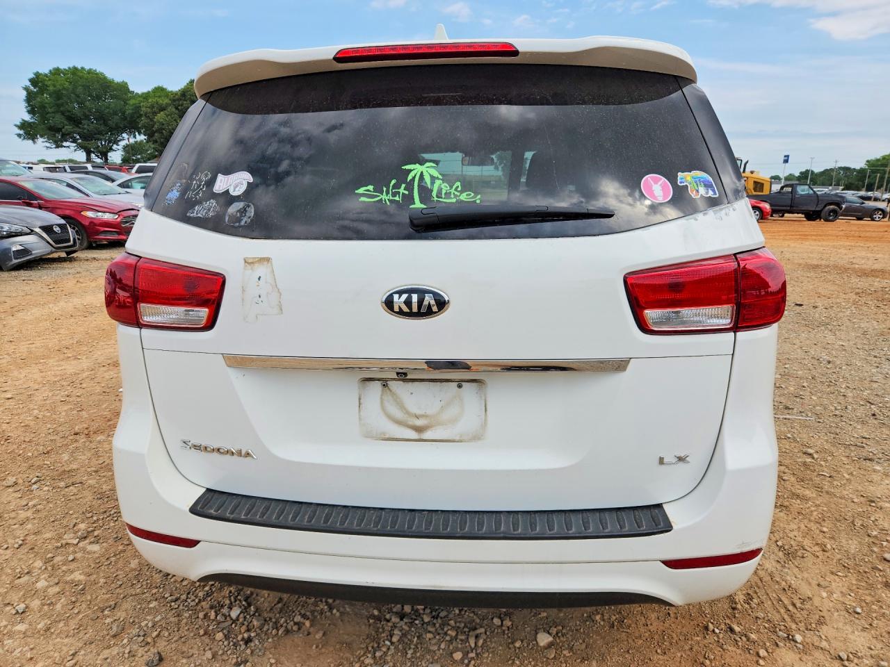 2017 KIA SEDONA LX photo 16