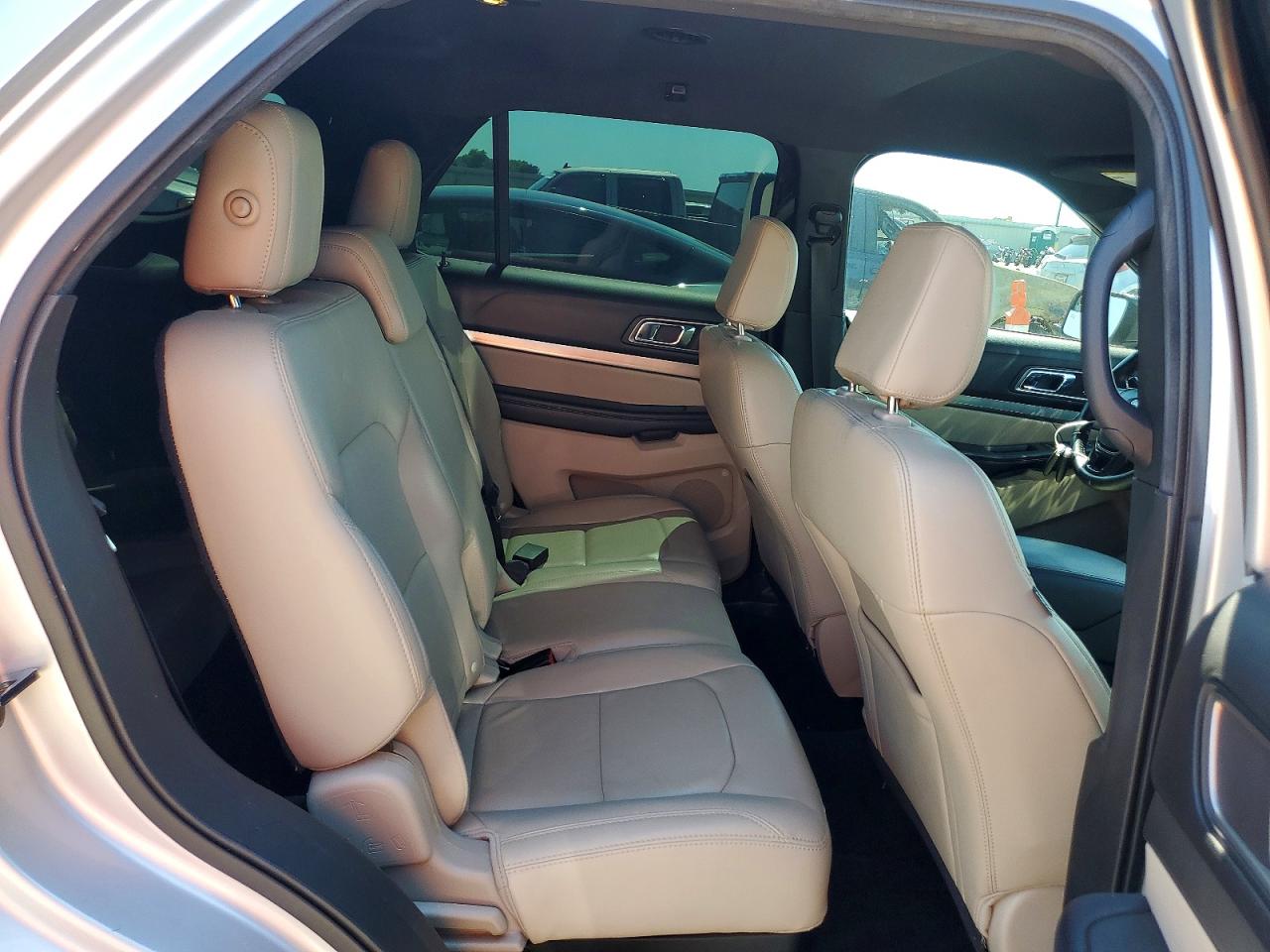 2018 FORD EXPLORER XLT photo 21