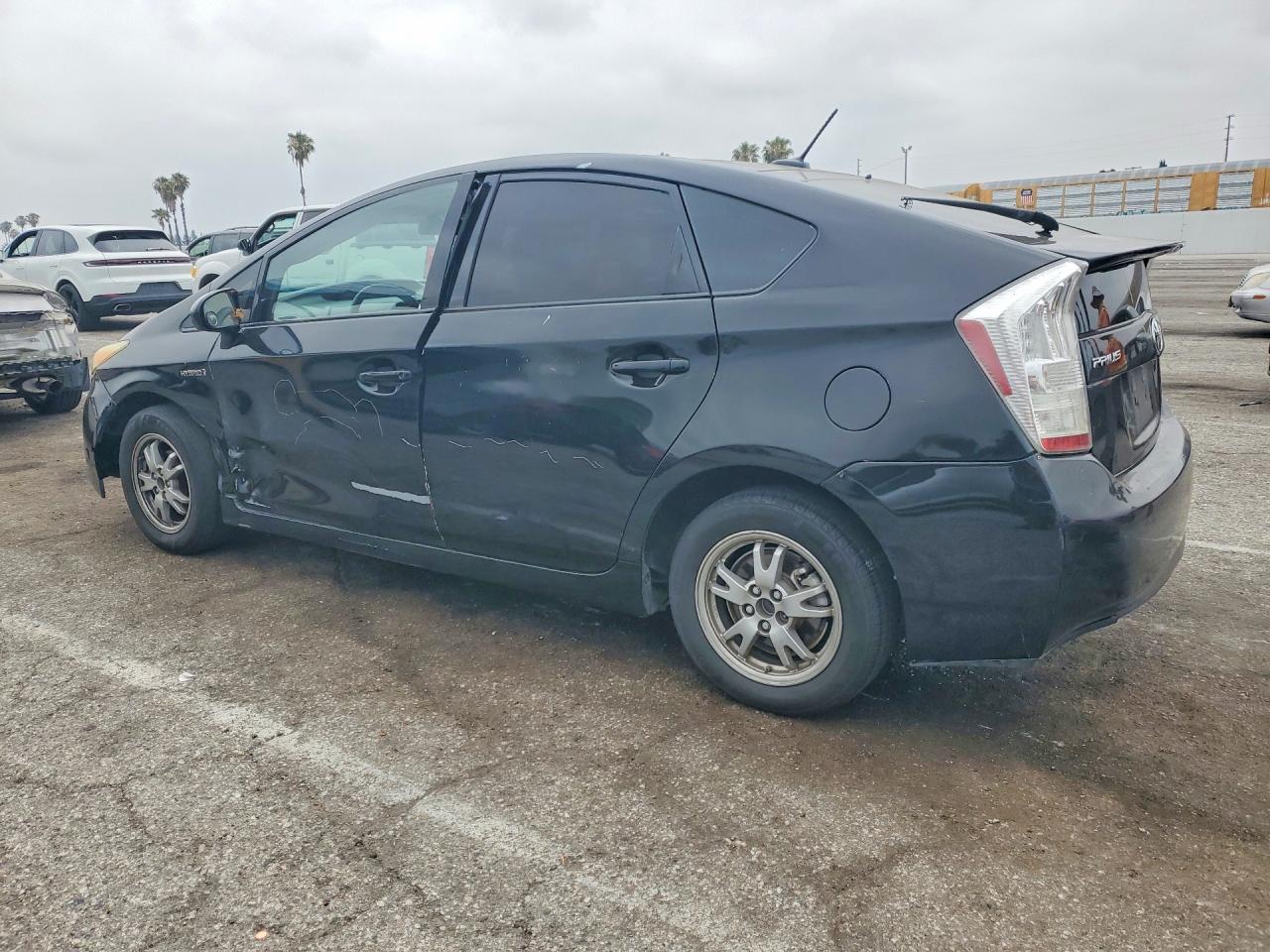 2011 TOYOTA PRIUS TWO photo 3