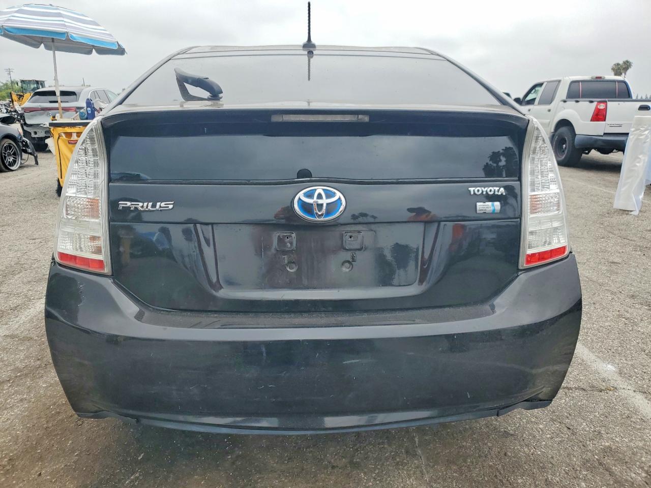 2011 TOYOTA PRIUS TWO photo 11