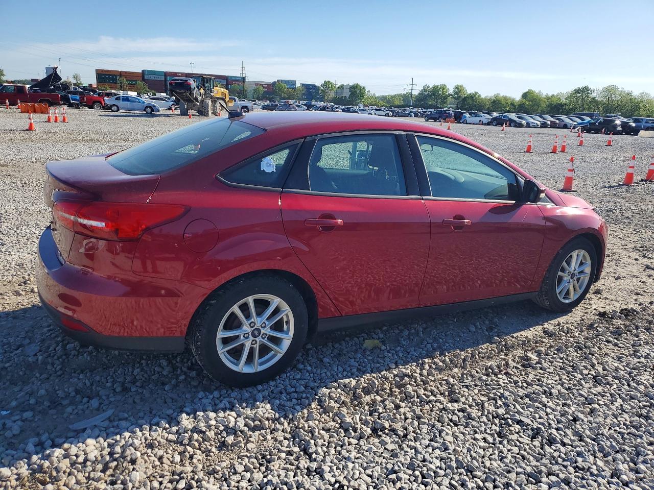 2017 FORD FOCUS SE photo 5