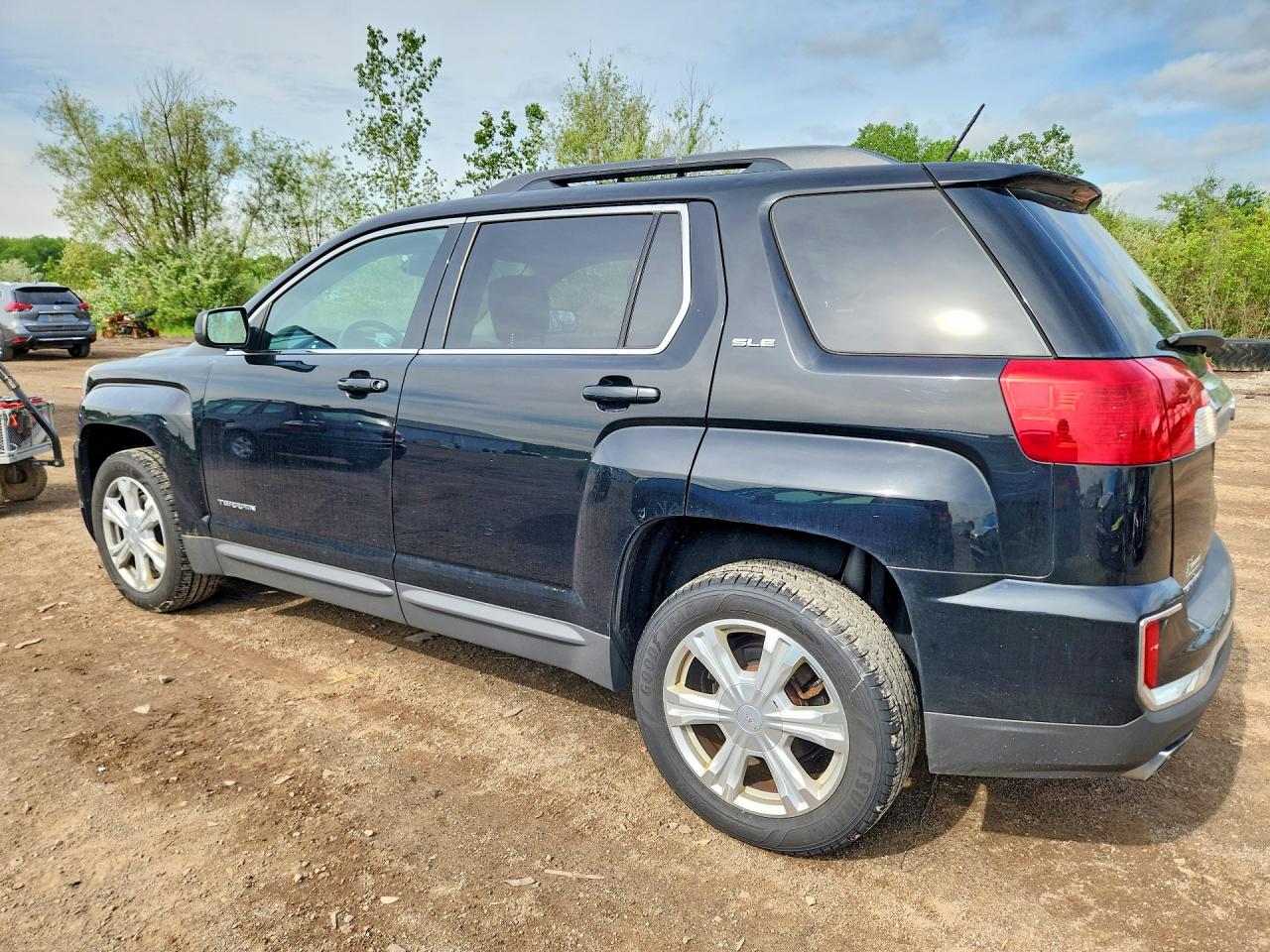 2017 GMC TERRAIN SLE photo 4