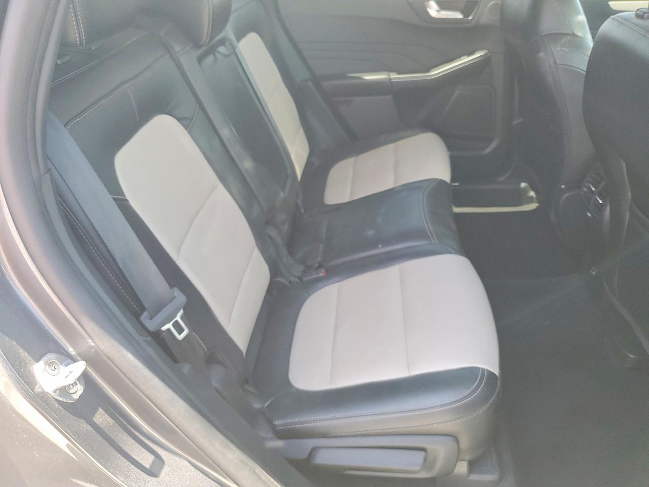 2022 FORD ESCAPE TITANIUM photo 11