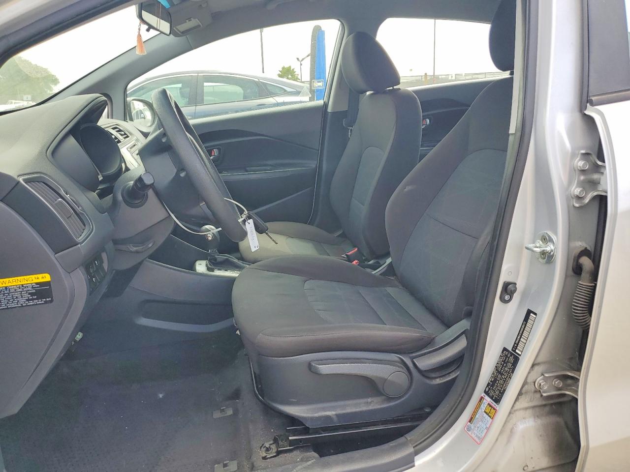 2016 KIA RIO LX photo 13