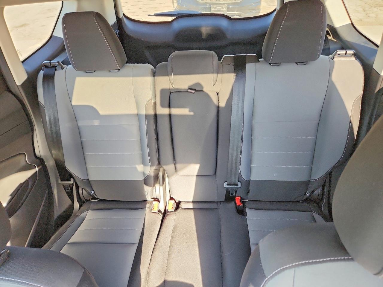 2016 FORD ESCAPE SE photo 19