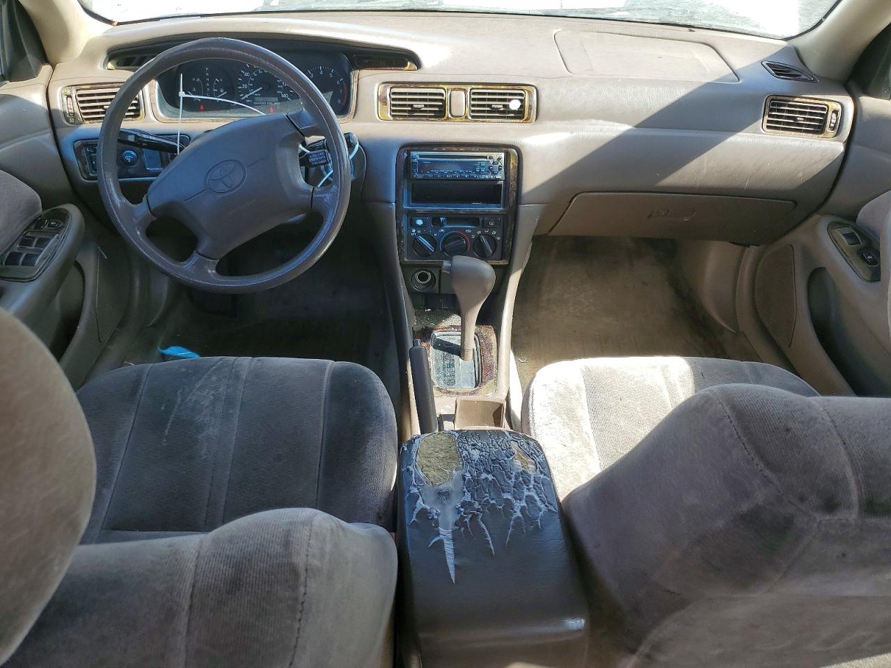1997 TOYOTA CAMRY LE photo 22