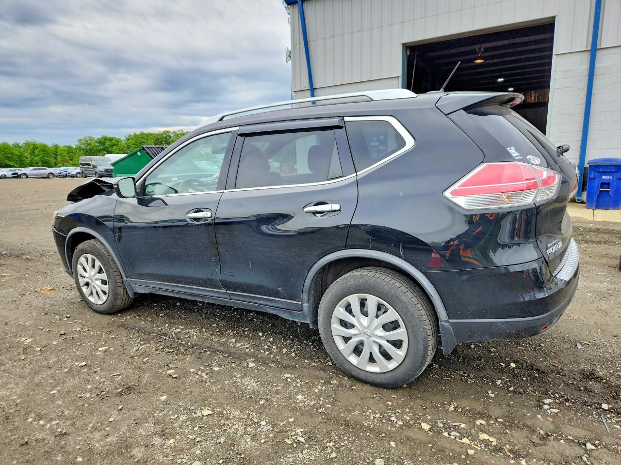 2016 NISSAN ROGUE S photo 2