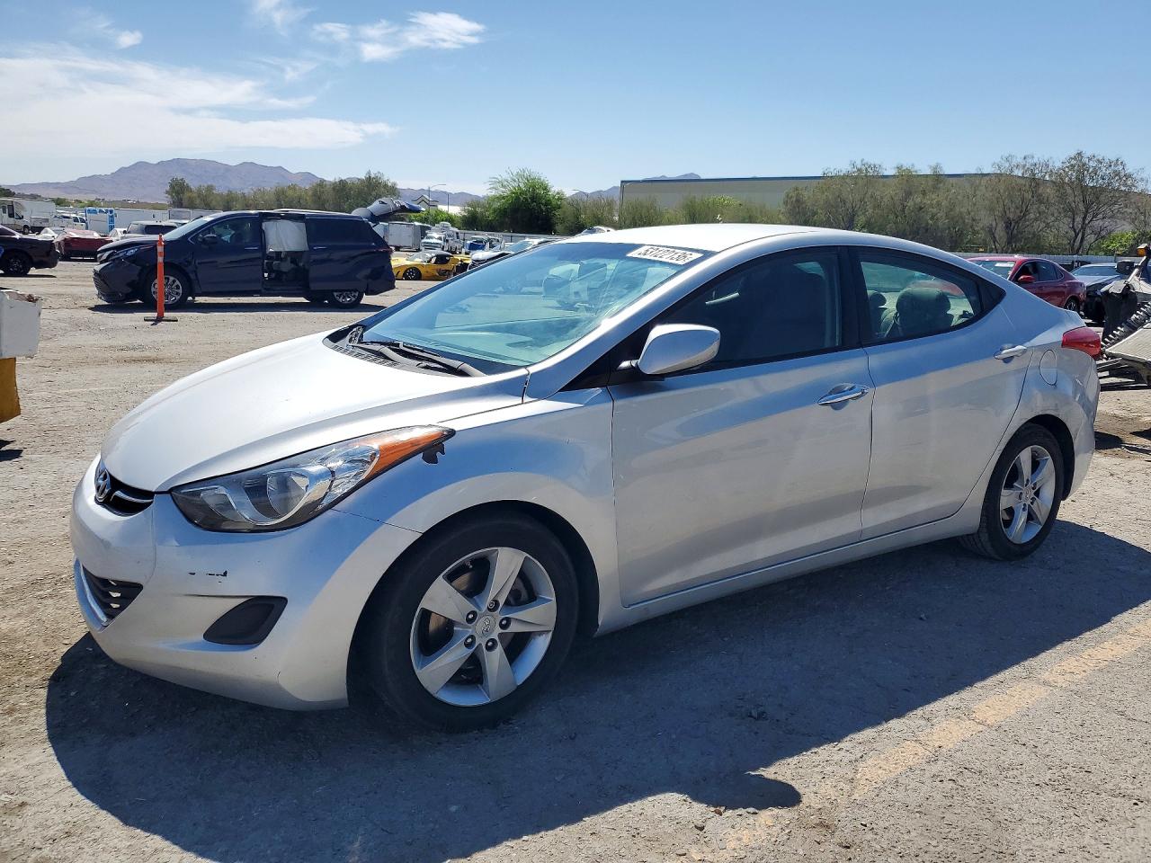 2012 HYUNDAI ELANTRA